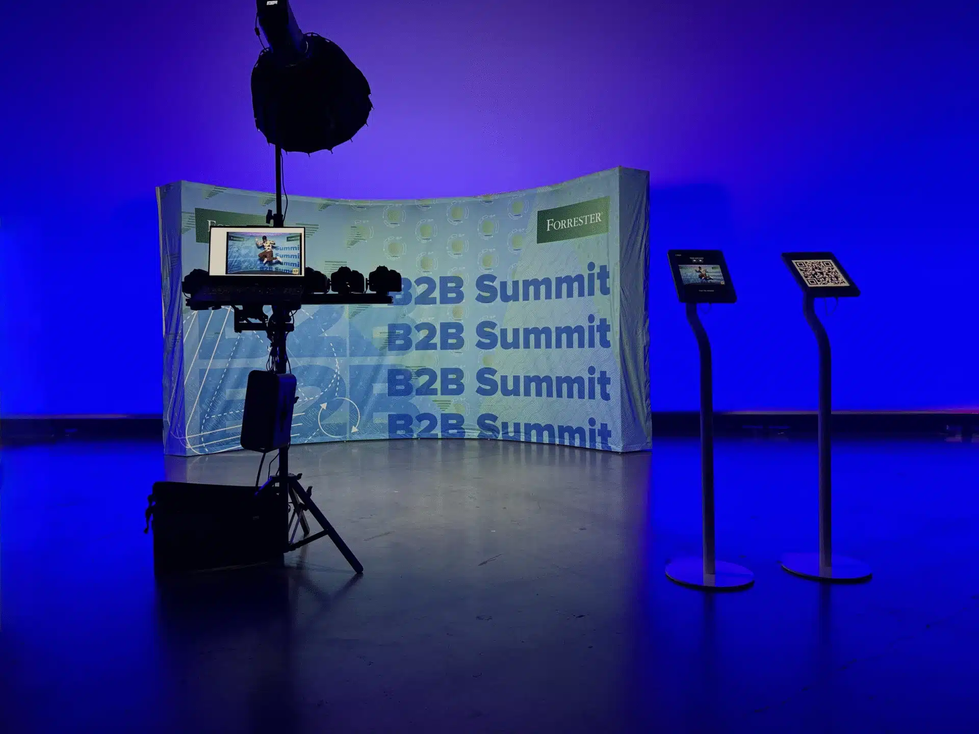 Curved backdrop array setup